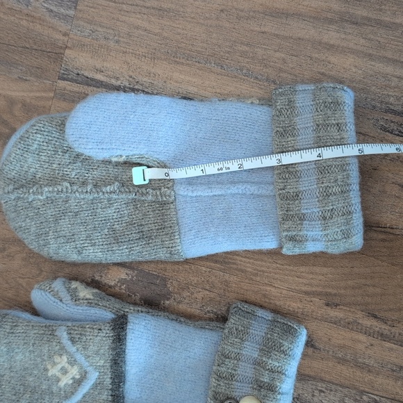 Embellished Wool Fleece Lined Mittens - Picture 8 of 8